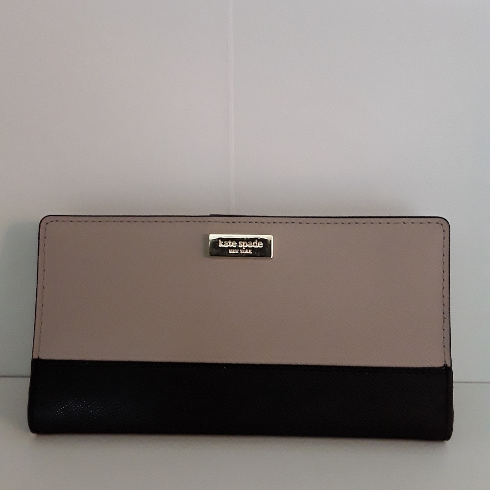 Kate Spade Laurel Way Stacy clutch wallet